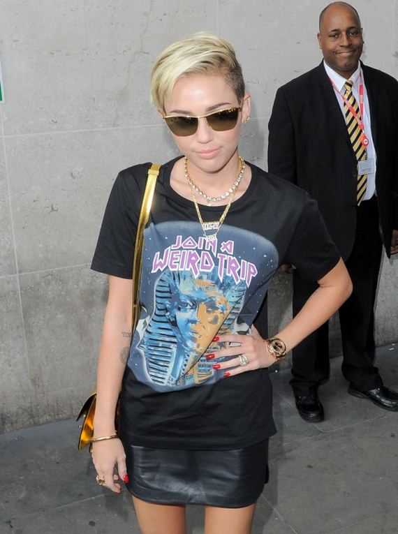 Miley-Cyrus-at-BBC-Radio