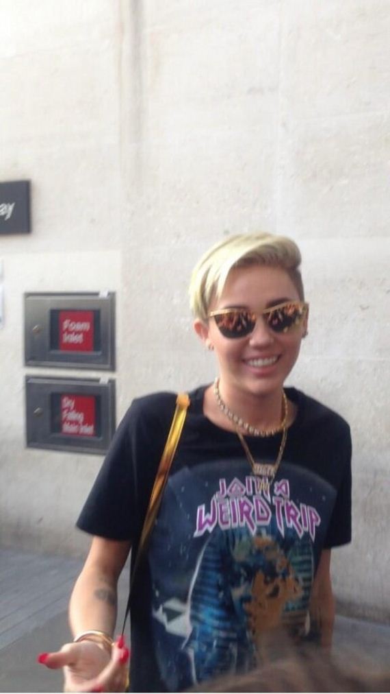 Miley-Cyrus-at-BBC-Radio