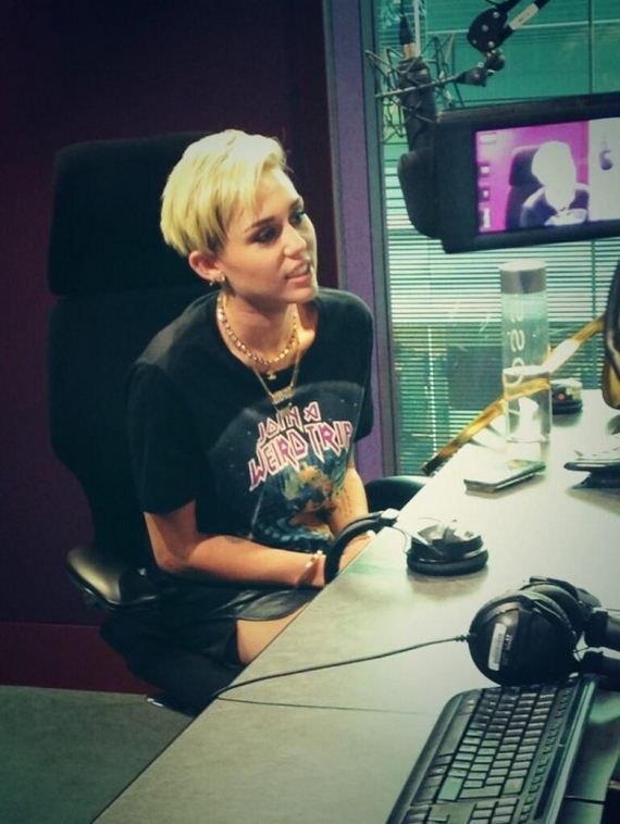 Miley-Cyrus-at-BBC-Radio