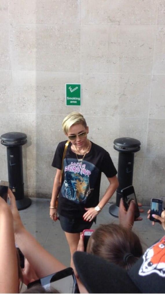 Miley-Cyrus-at-BBC-Radio
