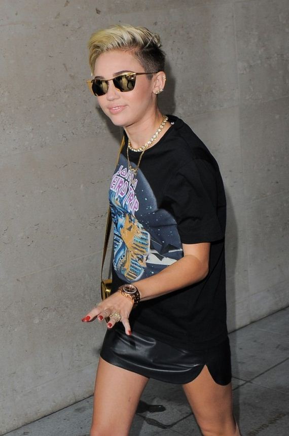 Miley-Cyrus-at-BBC-Radio