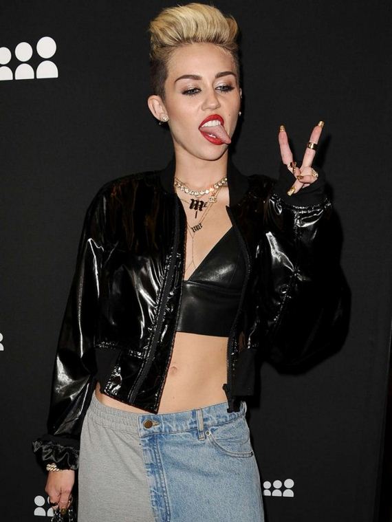 Miley-Cyrus-at-Myspace-Launch-Event-in-LA