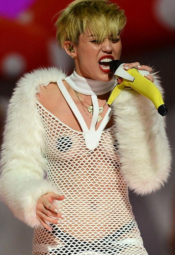 Miley-looking-hot-iHeartRadio