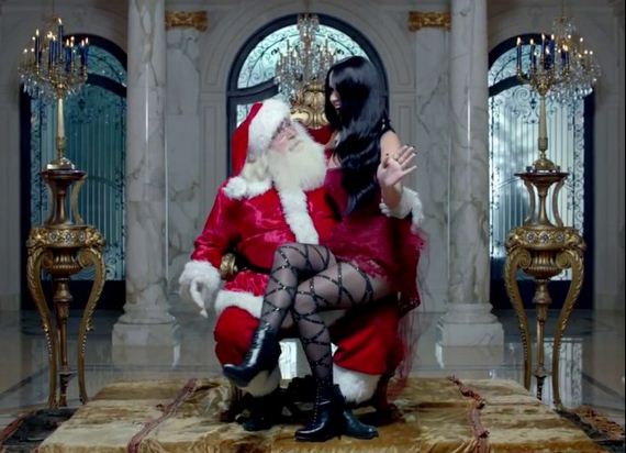 Miss-Perry-sits-Santas