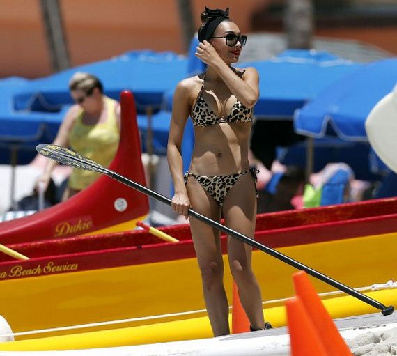 Naya-Rivera-Bikini-Big-Sea