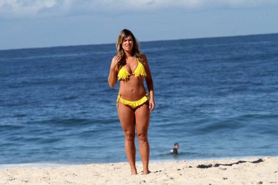 Nicole-Bahls-and-Fani-Pacheco-in-bikini