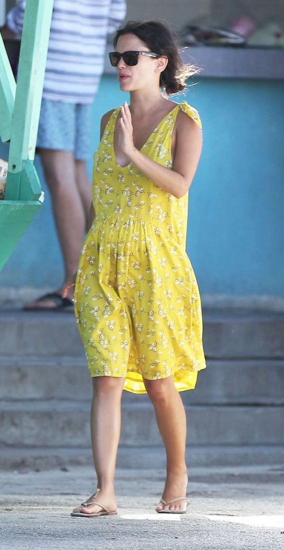 Rachel-Bilson-in-yellow-dress