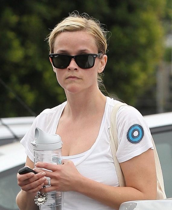 Reese-Witherspoon-out-in-Brentwood