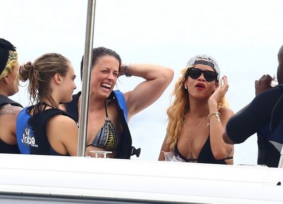 Rihanna-Bikini-in-Monaco