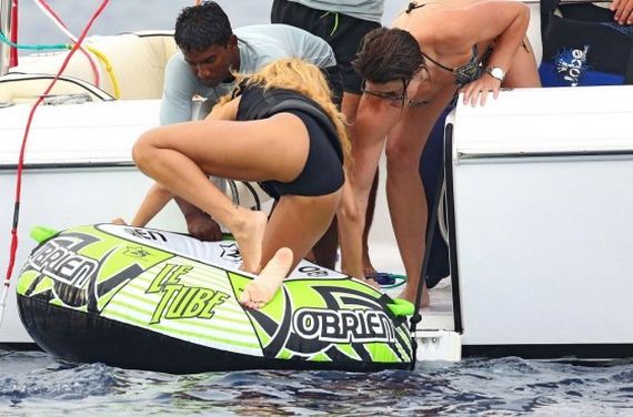 Rihanna-Bikini-in-Monaco