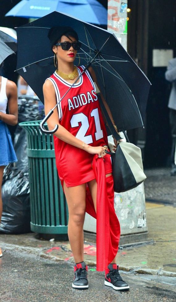 Rihanna-With-Umbrella