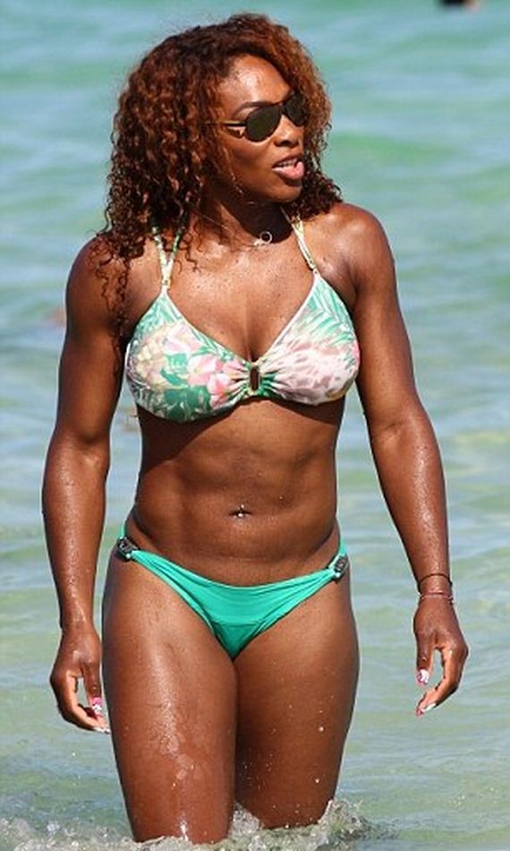 Serena-Williams-in-bikini---Miami