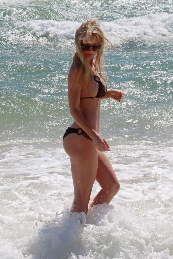 Sophie-Turner-in-Bikini-in-Sydney