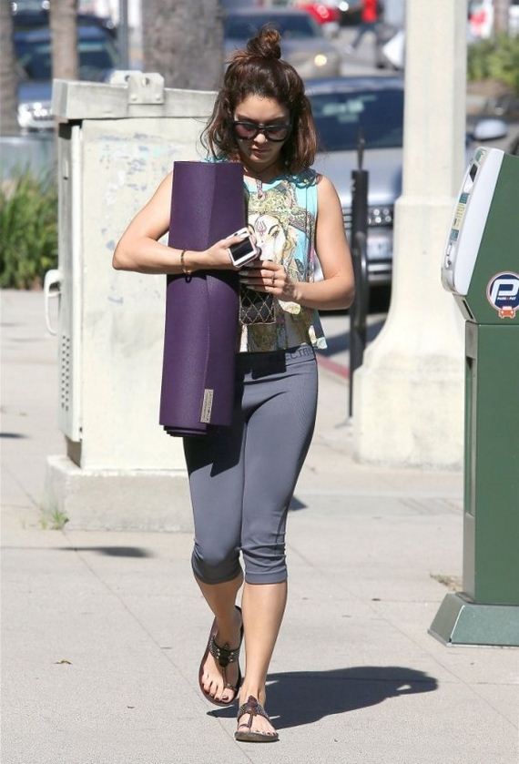 Vanessa-Hudgens-in-spandex