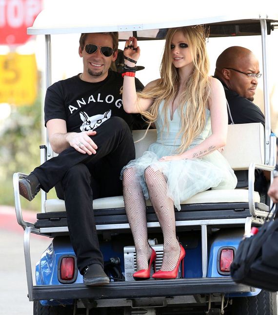 avril-lavigne-music-video-set