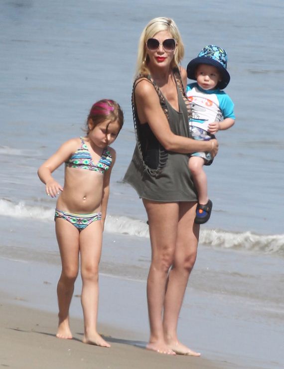 gallery_enlarged-Tori-Spelling