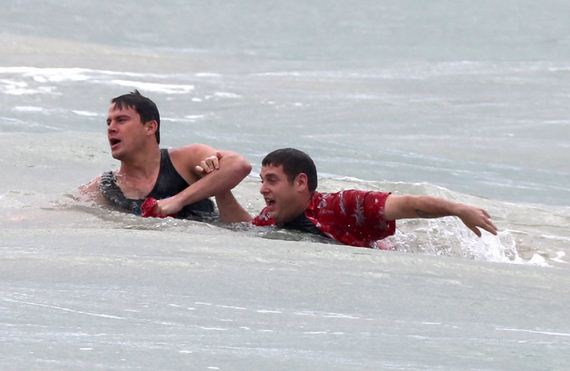 gallery_enlarged-jonah-hill-beached