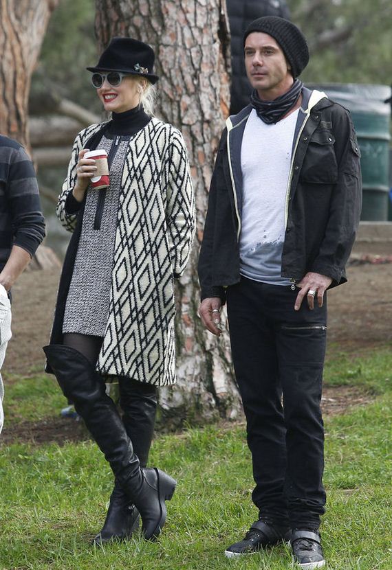 gwen_stefani_attending_a_party_in_a_park_with_her_family
