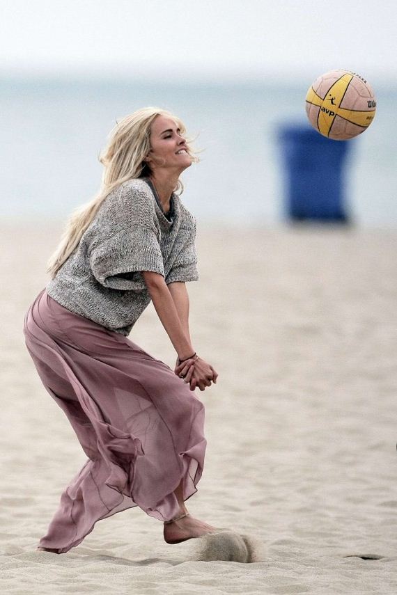 isabel-lucas-knight-of-cups-set
