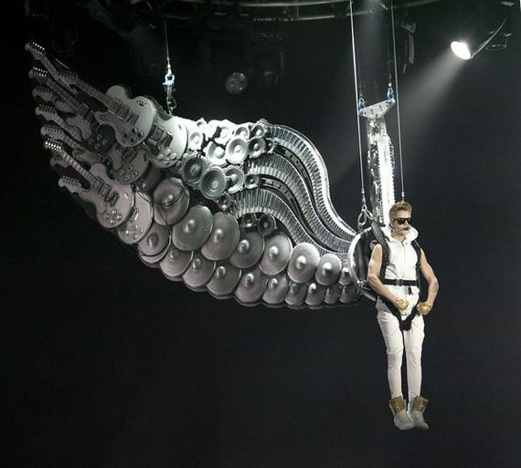 justin_biebers_angel_wings_cool_