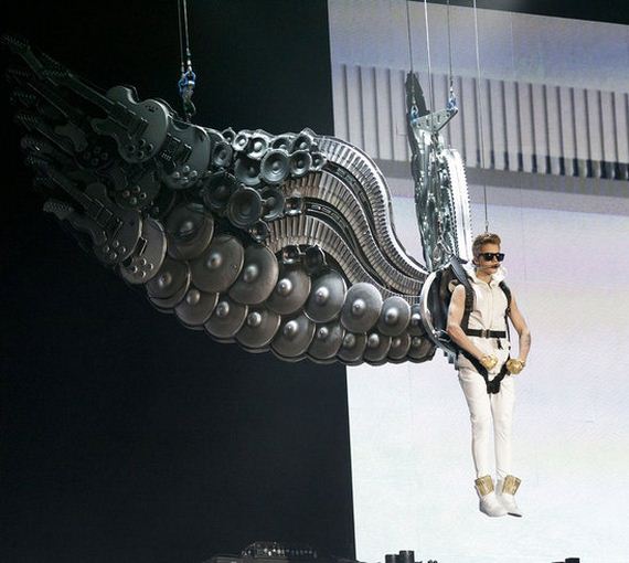 justin_biebers_angel_wings_cool_