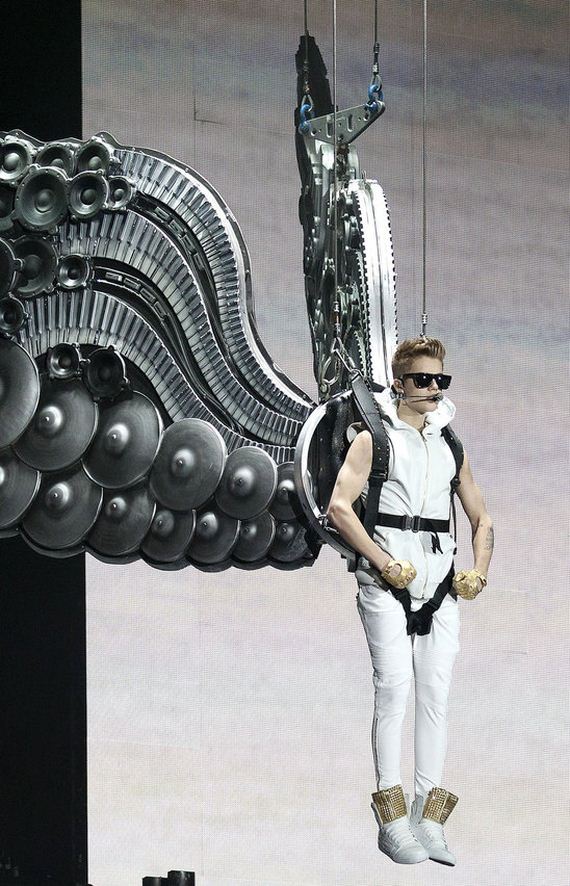 justin_biebers_angel_wings_cool_