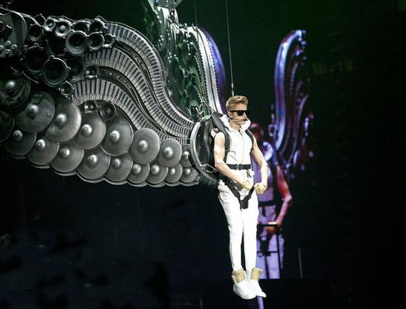 justin_biebers_angel_wings_cool_