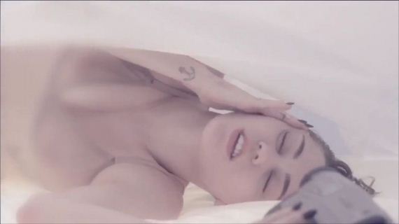 miley-cyrus-adore-you-music-video-still