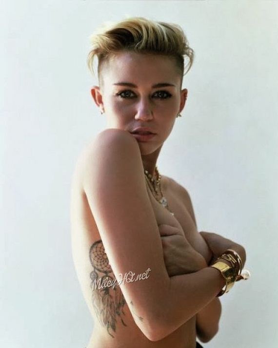 miley-cyrus-topless-swimming