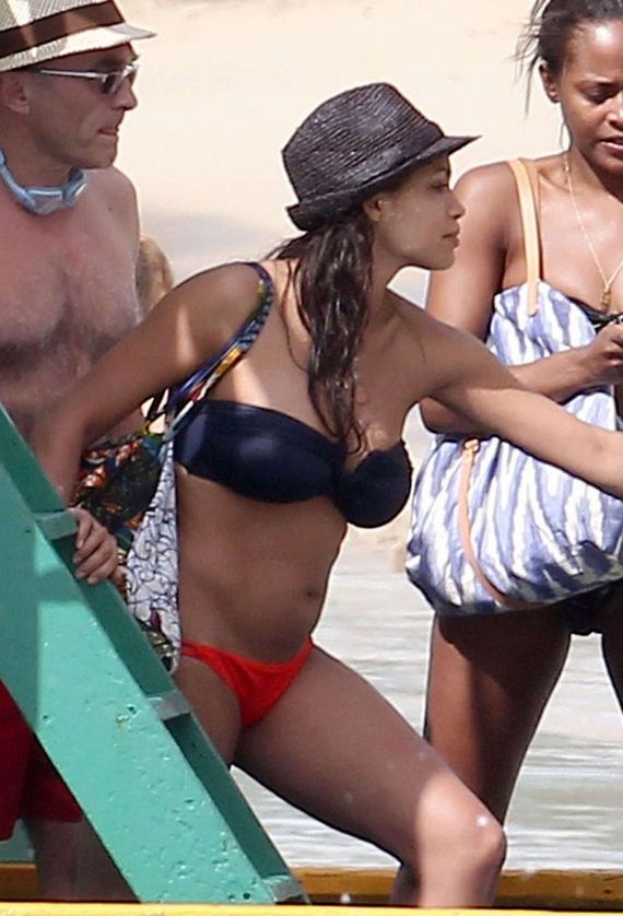 rosario-dawson-bikini