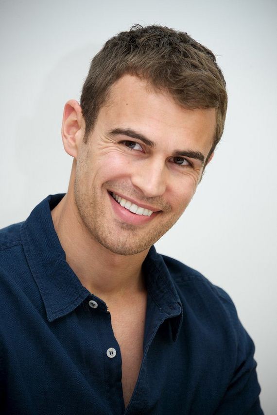 Hot-Theo-James-Pictures