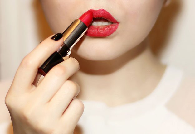 perfect-lipstick-application-feature-OPT