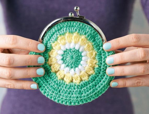 01-crochet-circle-purse