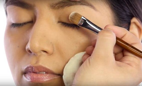 10-chrissy-teigen-makeup-tutorial-feature
