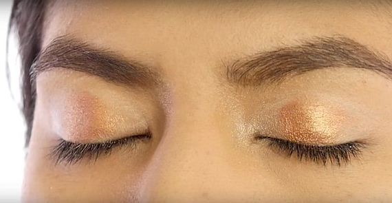 12-chrissy-teigen-makeup-tutorial-feature