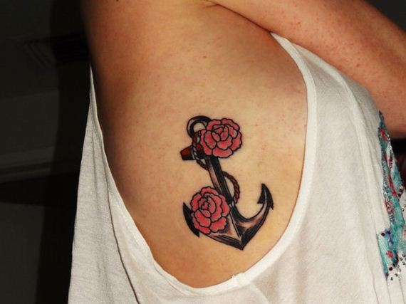 10-sensible-small-flower-tattoos