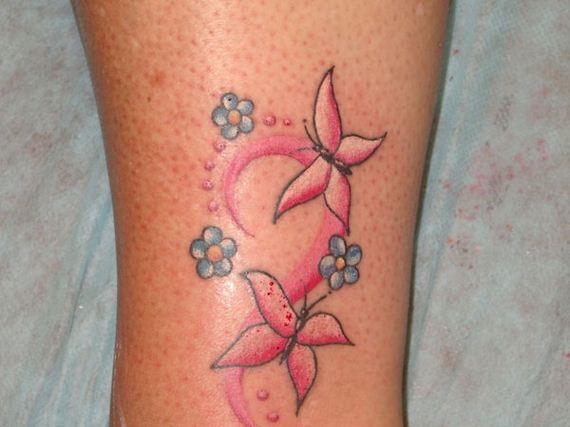 17-sensible-small-flower-tattoos
