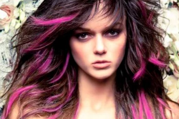 20-pink-streaks-in-brown-hair