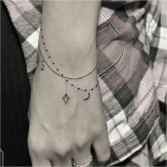 05-tiny-tattoos-you-cant-wait-to-have