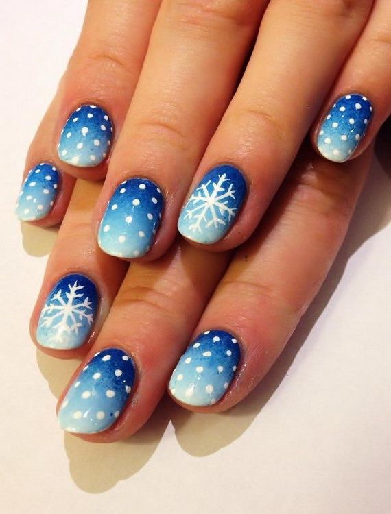 05-cool-snowflake-nail-art-designs