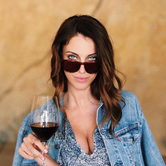 The Hottest Photos Of Jessica Lowndes Will Drive You Crazy 12thblog 