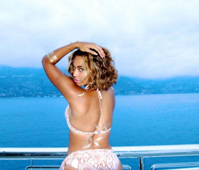 The Hottest Beyonce Bikini Photos Will Drive You Crazy.