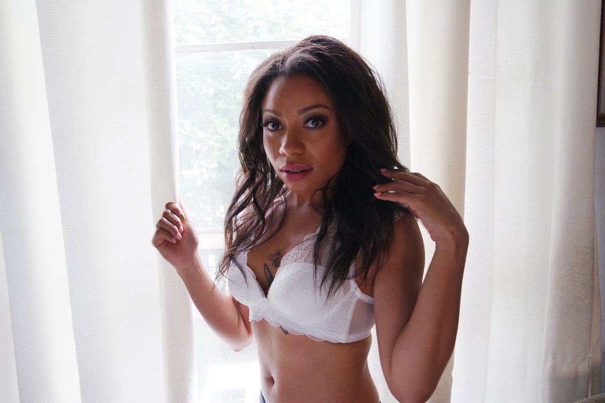 The Hottest Shalita Grant Pictures.