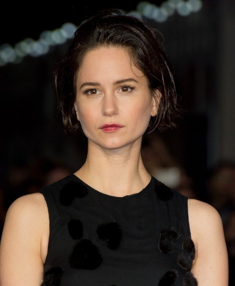 Hot And Sexy Katherine Waterston Photos - 12thBlog