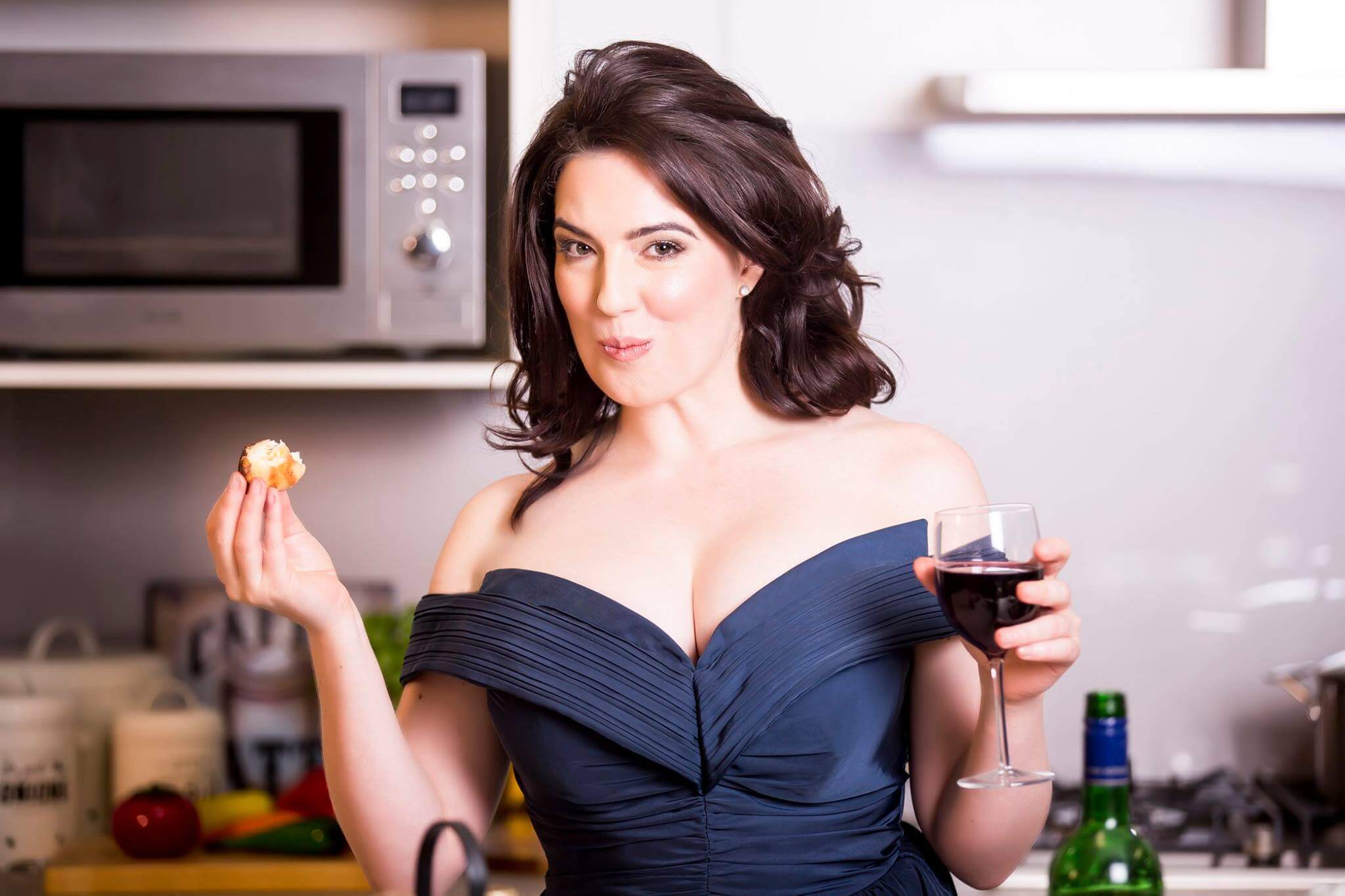 In this section, enjoy our galleria of Nigella Lawson near-nude pictures as...