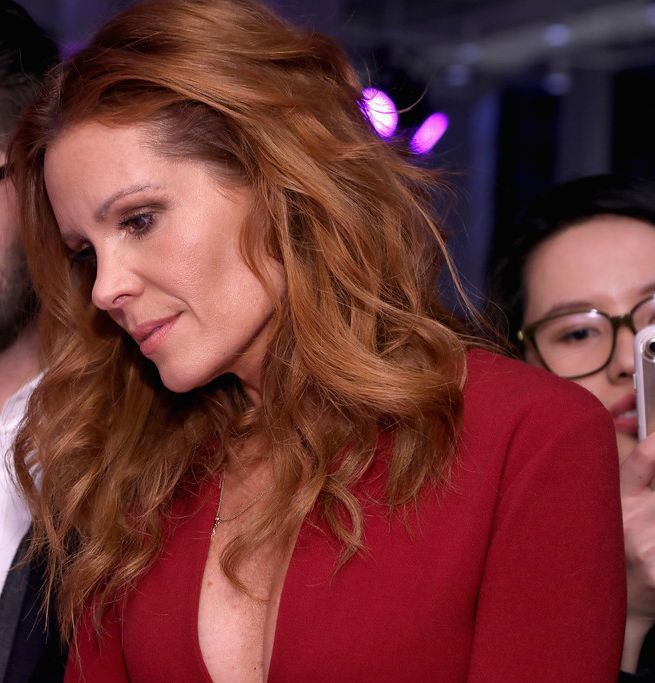 50 Hot Photos Of Robyn Lively.