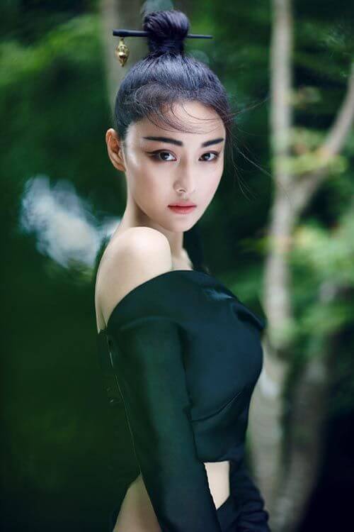 Viann Zhang Xinyu (张馨予), hot looking Chinese model 