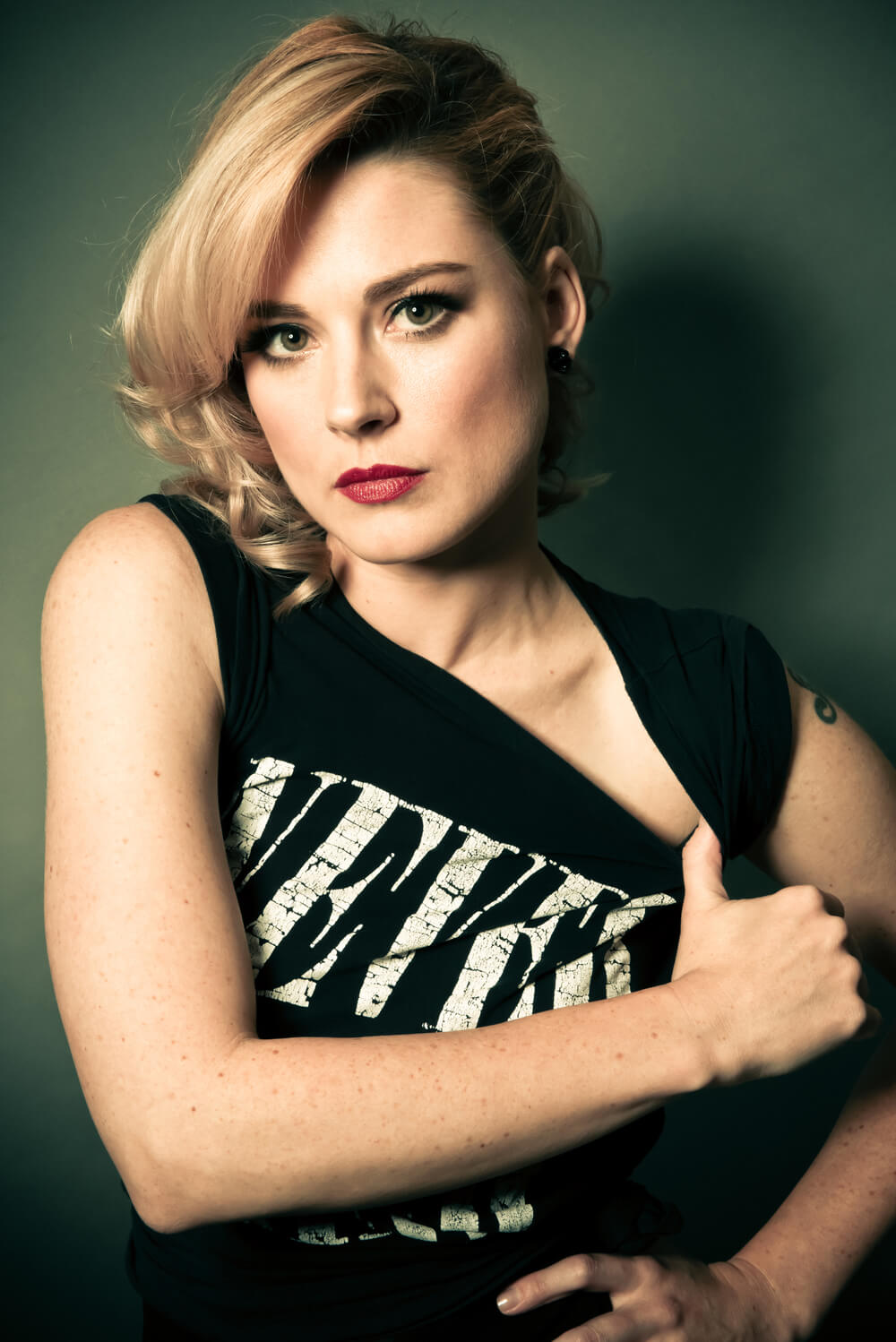 The Hottest Photos Of Alexandra Breckenridge - 12thBlog