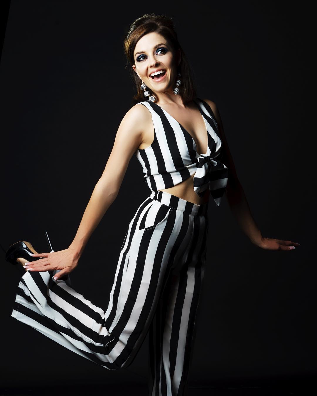 Hot Pictures Of Jen Lilley Which Will Make You Melt.