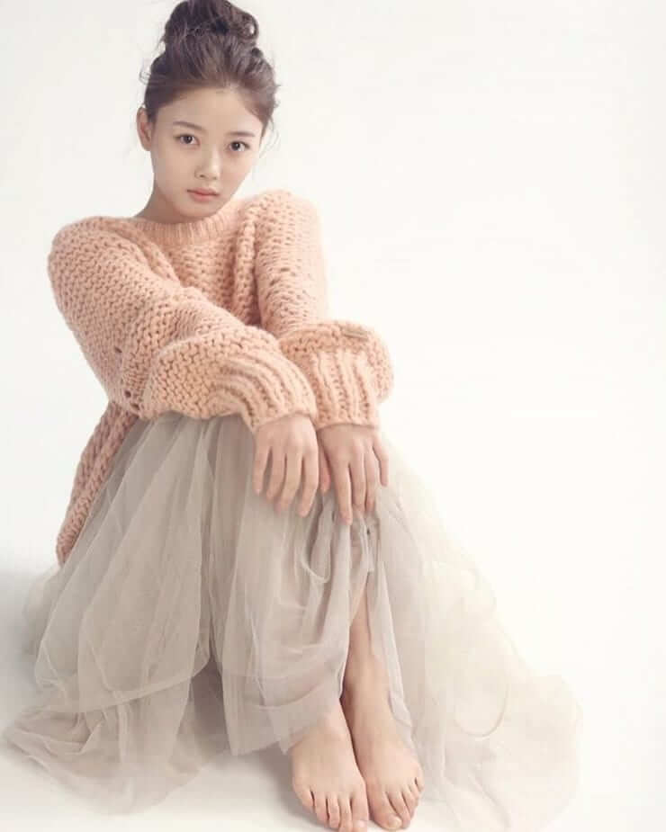 Yes, Kim Yoo Jung is a very sexy woman and Kim... 